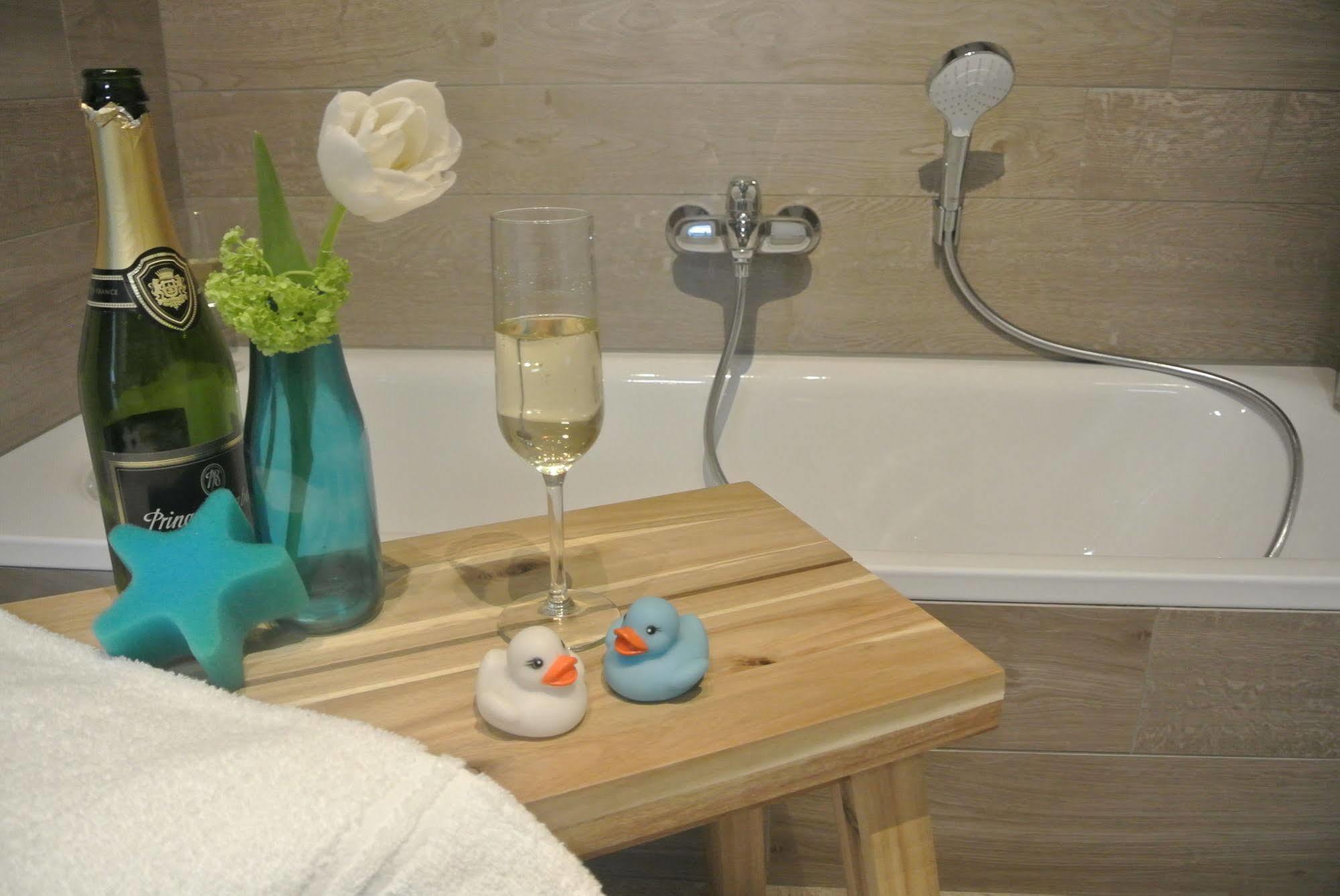 Lo-Gies Apartment Локристи Екстериор снимка